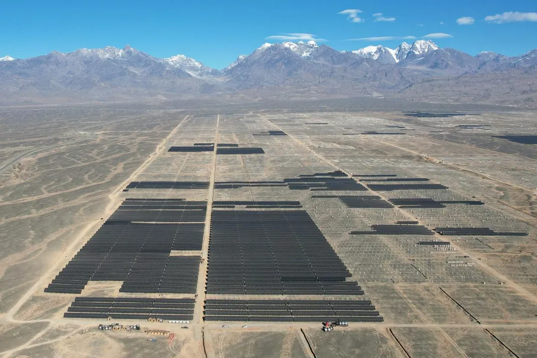  Trina's Vertex modules boost energy production at 500 MW Gobi solar plant. (Image Credit: Trina Solar).  