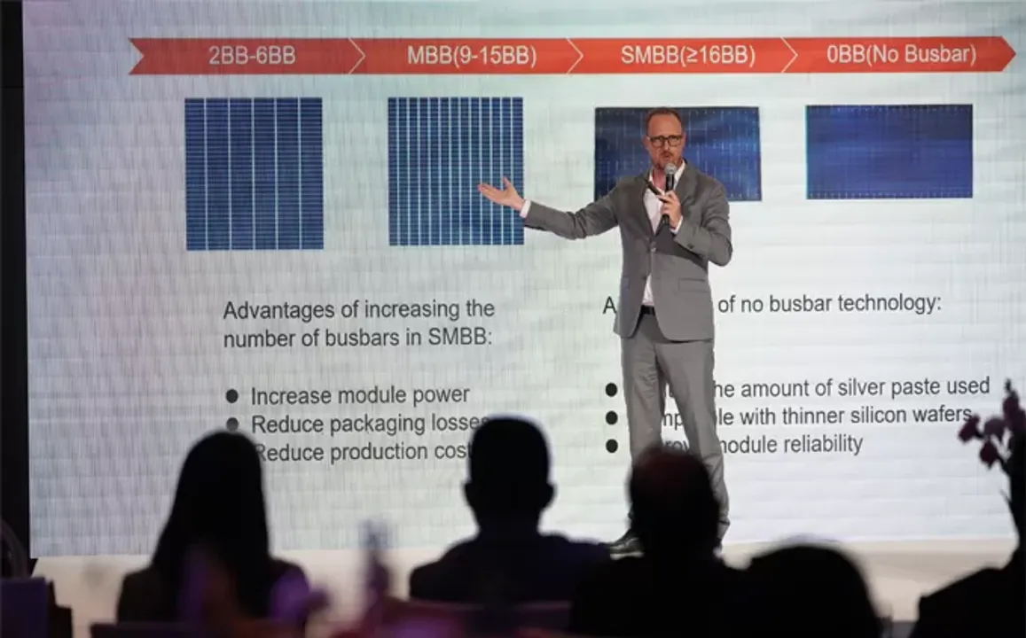  The Zeo busbar (0 BB) technology by Huasun is integrated into high efficiency solar modules. (Image Credit: Huasun)  