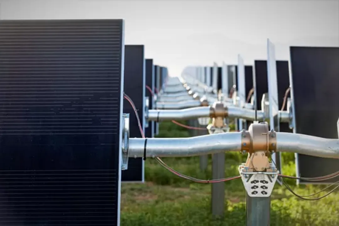  Announcing the release of its flagship NX Horizon™ solar tracker system, Nextracker asserts a potential reduction of up to 35% in carbon footprint. (Image Credit: Nextracker)  