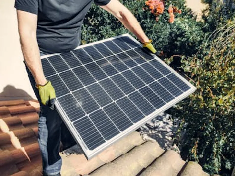  Sungage Financial and Carlyle have collaborated on a $450M forward flow agreement for residential solar loans. (Image Credit: Pexels)  