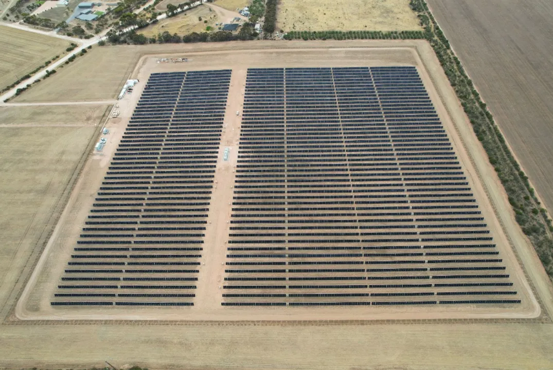  The Sungrow project in South Australia features DC coupling and REFCL technology, ensuring high operational efficiency. (Image Credit:  Sungrow)  