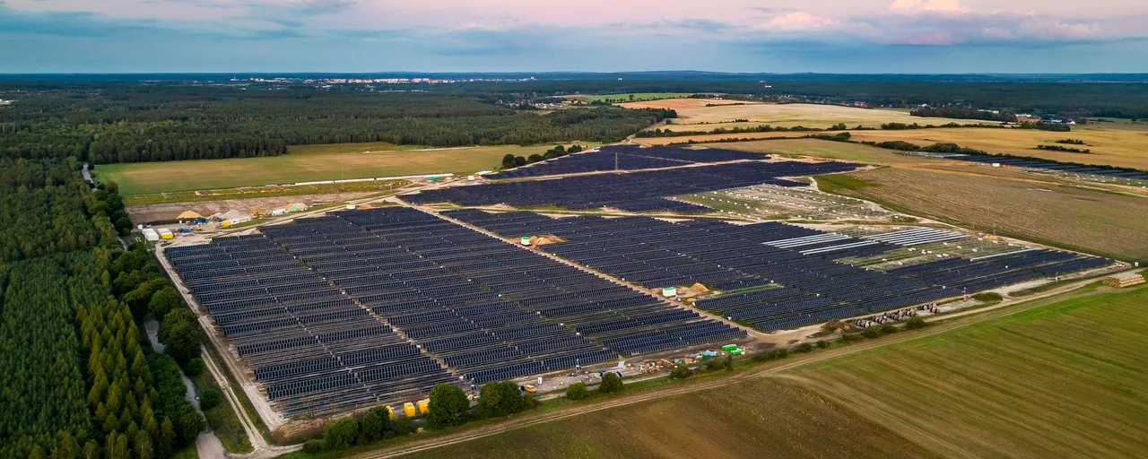  The Kotuń solar project supports Microsoft's goal of 100% renewable energy supply by 2025. (Image Credit: Lightsource bp)  