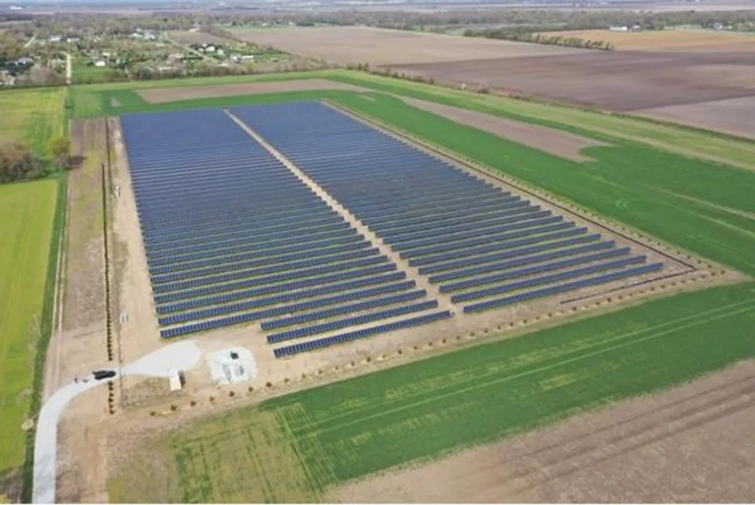  Summit Ridge Energy's portfolio of 80 solar projects receives a major financial boost with a $309 million loan from top lenders. (Image Credit:  GLOBE NEWSWIRE)  