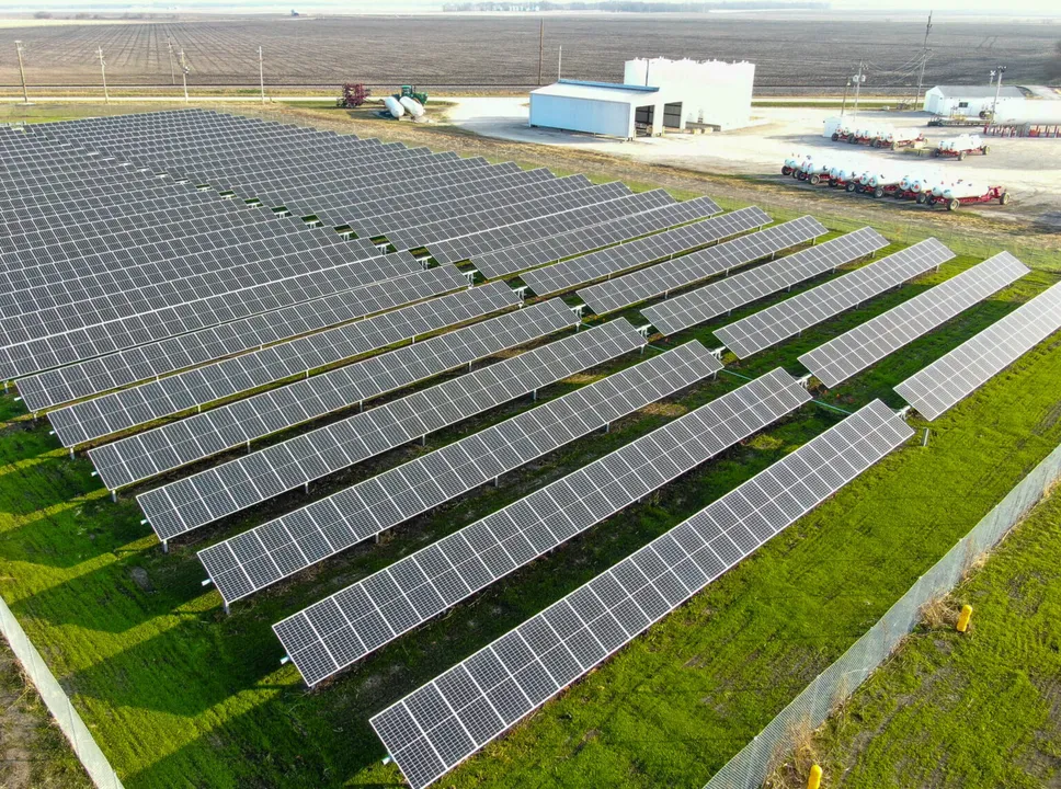  Summit Ridge’s solar projects in Illinois and Virginia will benefit from Siemens’ 1,000 US-made inverters, starting in 2025. (Image Credit: Summit Ridge Energy)  