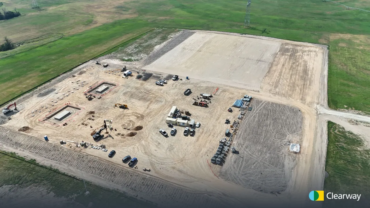  The Pine Forest projects will produce enough energy to power 90,000 homes and will contribute $58 million in property taxes over 20 years. (Image Source: ClearWay)  