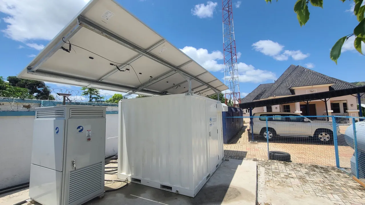  The solar hybrid system by Polar Power at the UNHCR site in Nigeria cuts diesel consumption by up to 70%. (Image Source: GlobeNewswire)  