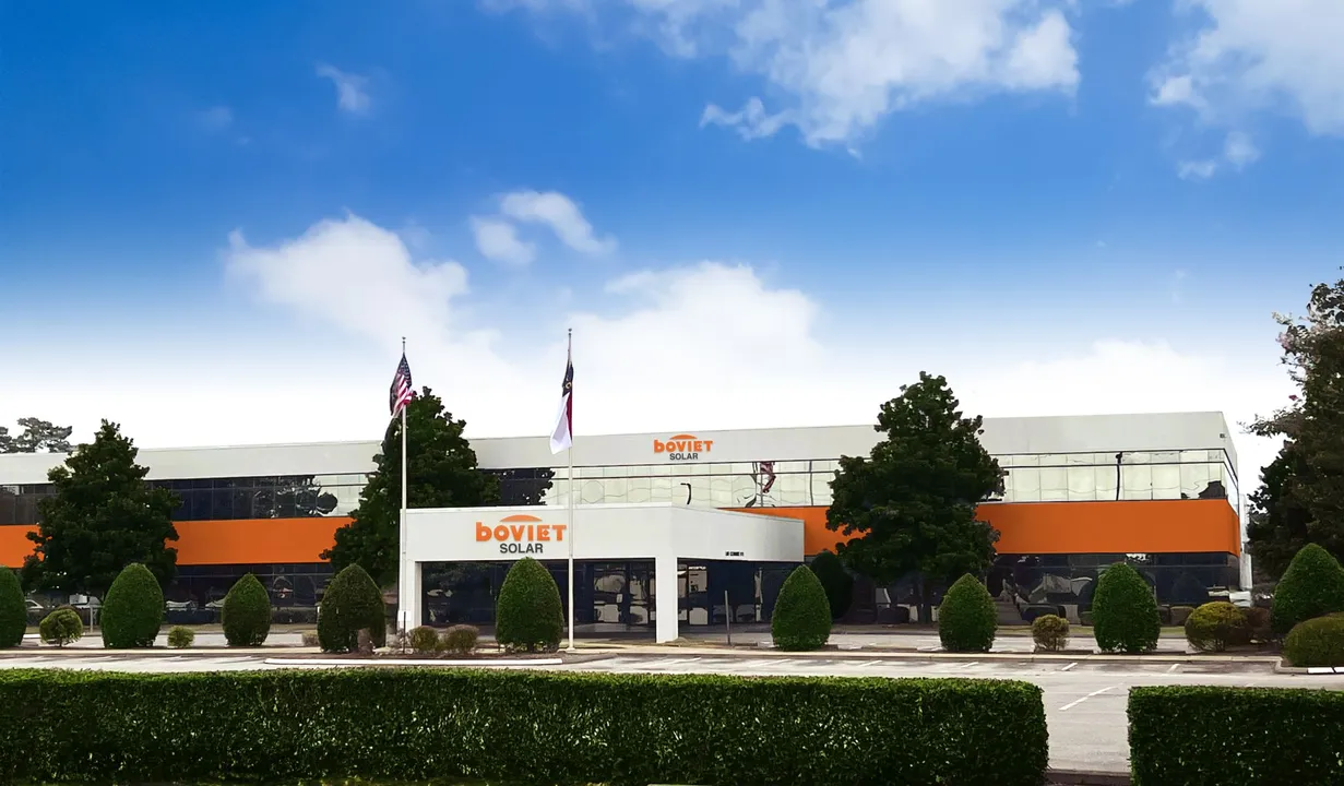  Boviet Solar’s Phase 1 of the project, starting in Q3 2024, focuses on module production, while Phase 2, beginning in Q4 2024, expands to solar cell manufacturing. (Image Credit: Boviet Solar)  