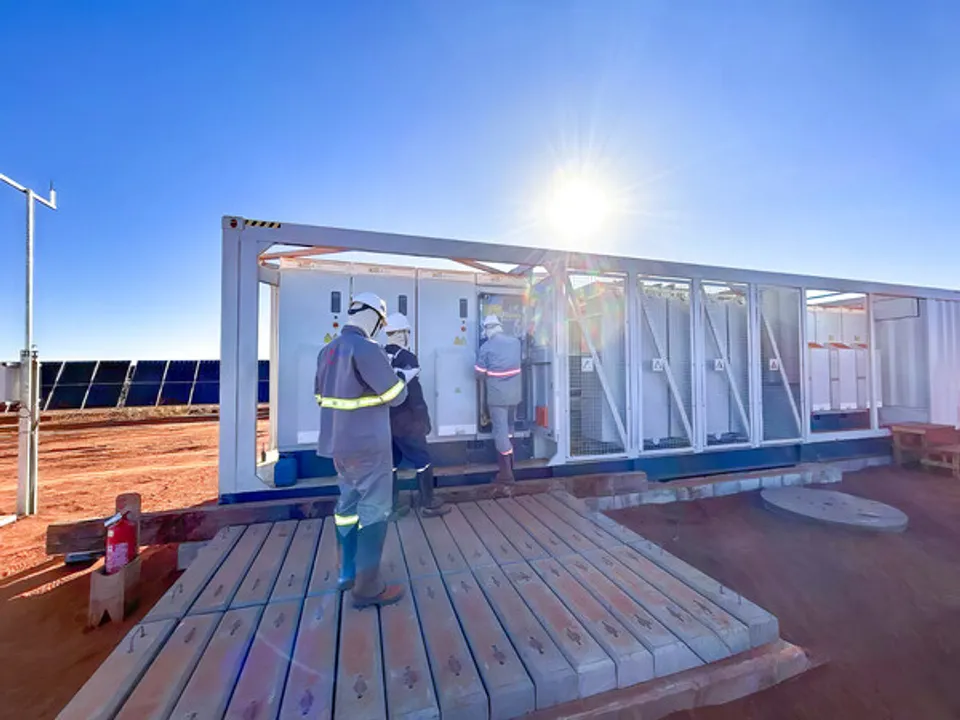  The 902 MW project’s setup includes modular scalability with 8.8 MW and 6.6 MW inverter units from Sungrow. (Image Source: PRNewswire)  