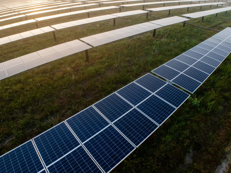  Three new solar projects from Recurrent Energy will supply 34,000 UK homes, cutting CO2 emissions by 31,000 tons annually. (Image Source: Recurrent Energy)  