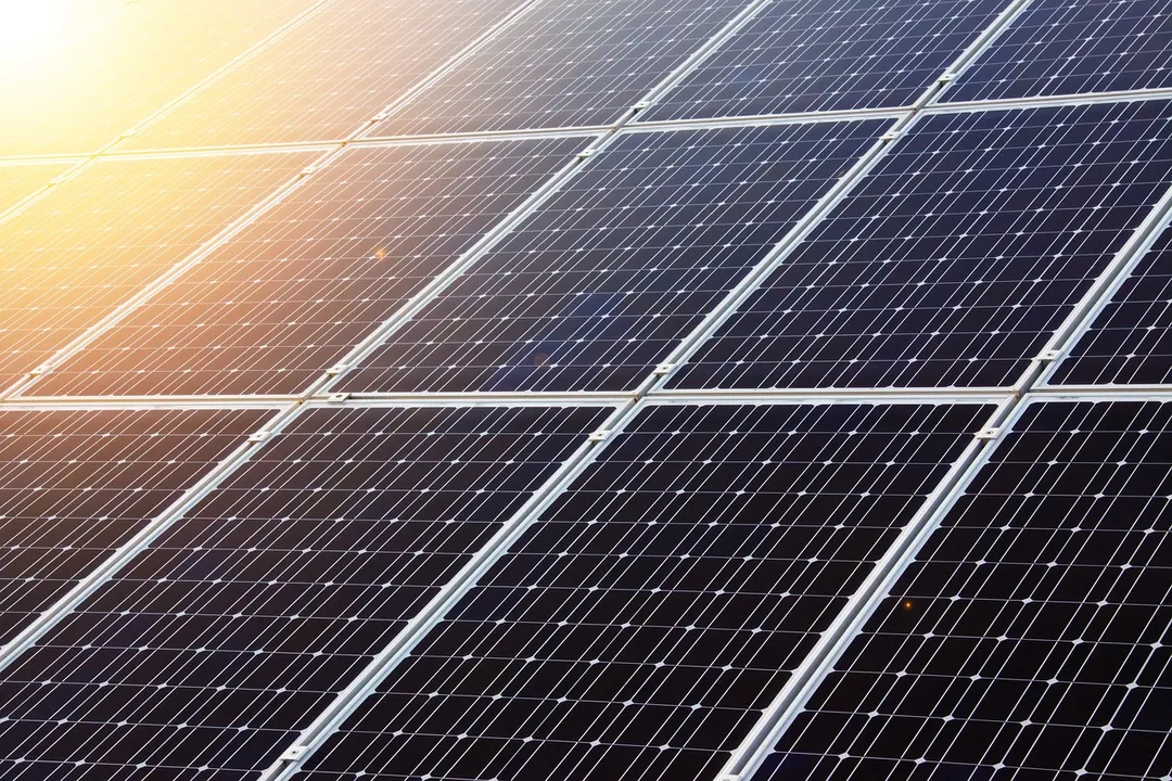  The Crux platform facilitated SolarEdge’s first sale of §45X tax credits, generated by U.S. inverter production in 2024. (Image Credit?Source: PublicDomainPictures/Pixabay )  