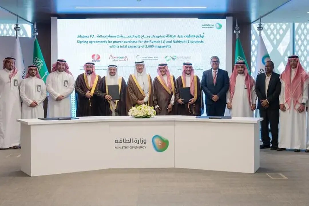  The Sadawi solar PV project, part of SPPC’s 9.2 GW initiative, will generate 2 GW with a record-low LCOE of 1.2926 cents/kWh by 2027. (Image Source: Zawya)  