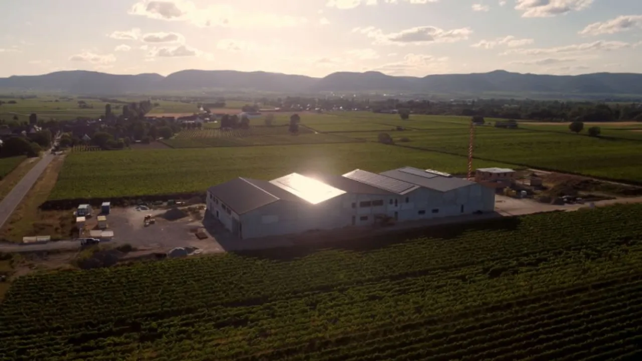  Aiko and ACAP's innovation addresses efficiency challenges in PV by transforming high-energy photons into multiple electrons. (Image Source: Aiko)  