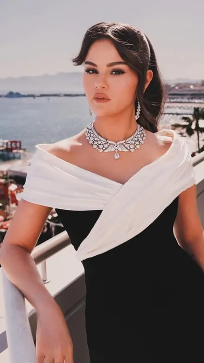 SELENA GOMEZ