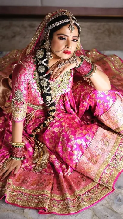1 rekha new look 