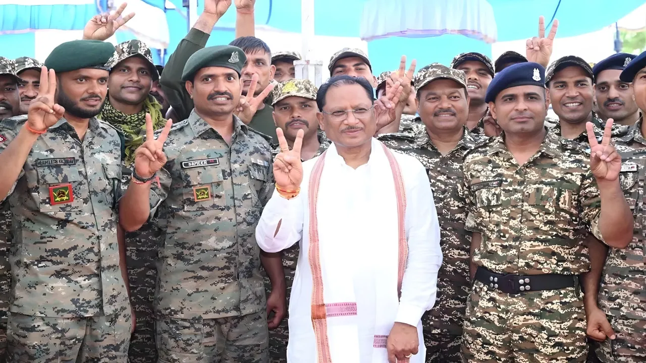 bastar vikas nayi ibarate sai sarkar