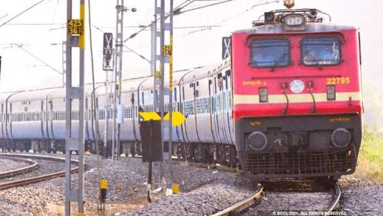 जानलेवा विवाद: होशंगाबाद में पहले बेटे ने ट्रेन के आगे जान दी, बाद में पिता भी चपेट में आया