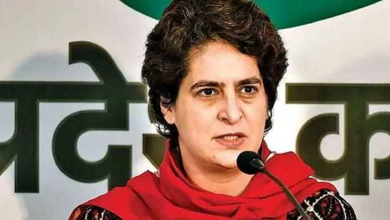 UP: प्रियंका गांधी को पुलिस ने लिया हिरासत में, बोलीं- सरकार को किस बात का डर