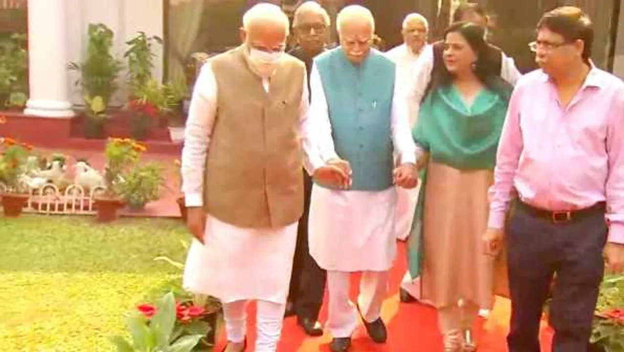 94 के हुए आडवाणी: मोदी ने घर पहुंचकर बधाई दी, पर BJP के लौह पुरुष एक शब्द बोले 
