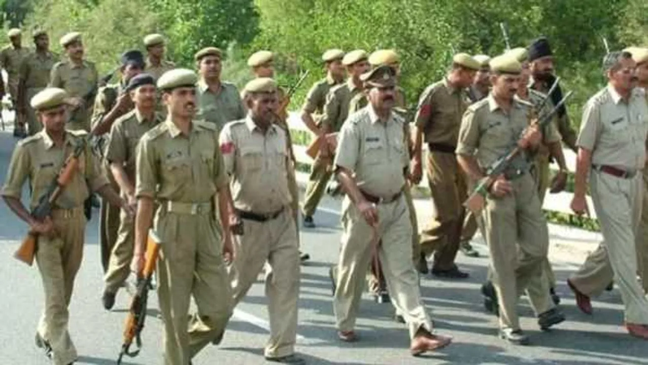 CG में सरकारी नौकरी: SI समेत पुलिस विभाग में 975 पदों पर भर्ती, 1 अक्टूबर से कर सकेंगे अप्लाई