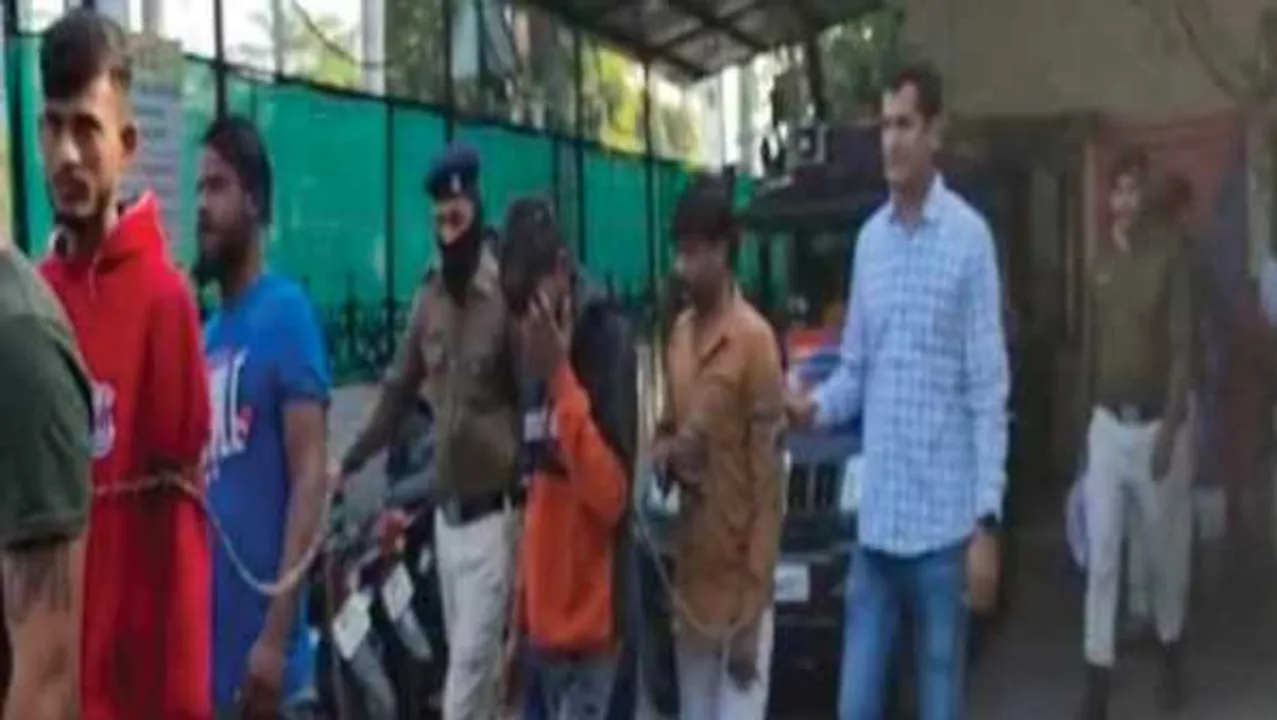 सेक्स रैकेट का खुलासा: इंदौर के होटल में 11 अरेस्ट, मुंबई-बांग्लादेश से लाता था लड़कियां