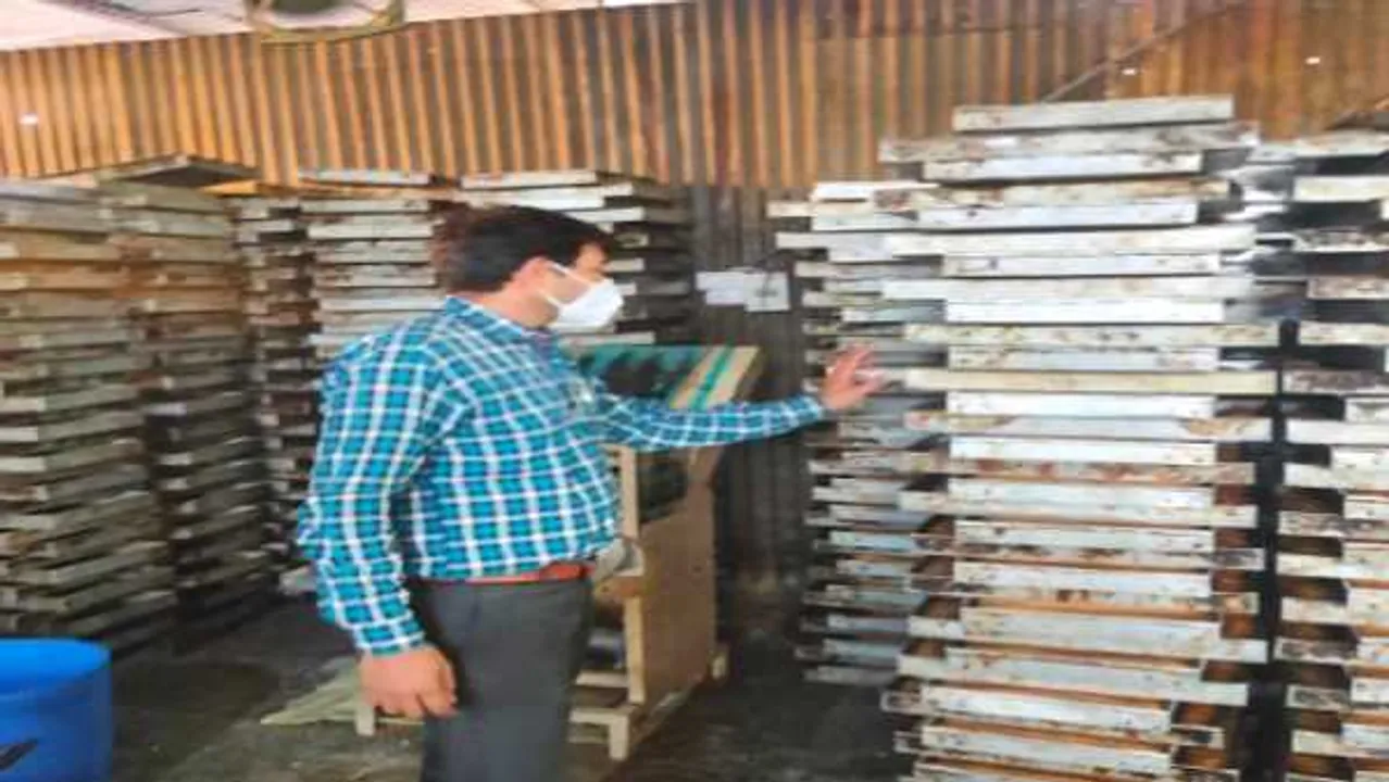मिलावट का शक: भोपाल की टोस्ट फैक्ट्री में छापा, जांच के लिए मैदा-तेल के सैंपल भेजे गए