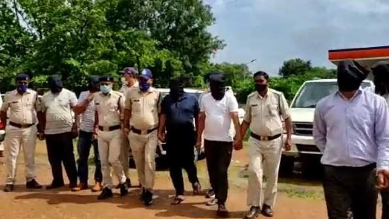 छतरपुर: पुलिस ने पकड़ी फर्जी CBI टीम, 'स्पेशल 26' फिल्म की तर्ज पर लगाते थे चपत