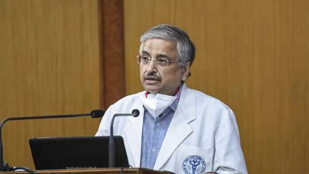 AIIMS चीफ का बड़ा बयान: कोरोना के कई वैरिएंट्स अभी और आएंगे, बूस्टर डोज की पड़ेगी जरूरत
