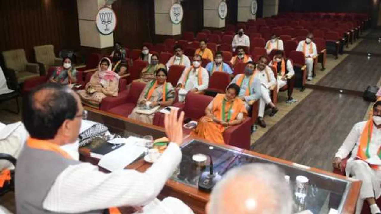 
बीजेपी ने मंत्रियों- नेताओं को मोर्चे पर लगाया- खंडवा लोकसभा के लिए 7 मंत्रियों को जिम्मेदारी 
