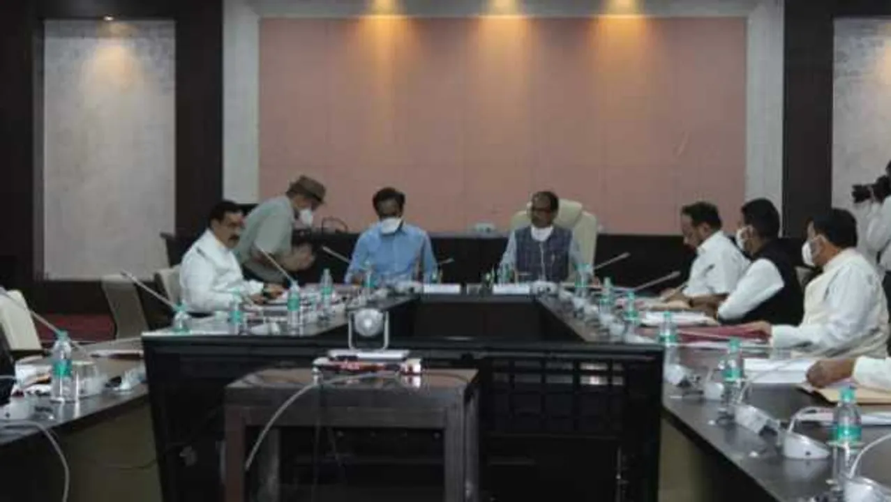 MP कैबिनेट के फैसले: 4 स्टेट हाईवे पर फिर से लगेगा टोल टैक्स, बैकलॉग भर्ती की डेडलाइन बढ़ी
