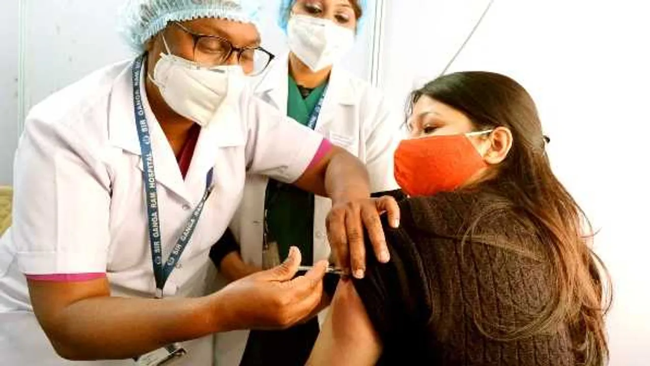 कोरोना की थर्ड वेव: वॉर्निंग- रोज 6 लाख केस मिल सकते हैं, वैक्सीनेशन की रफ्तार बढ़ाएं 