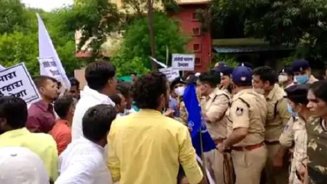 आरक्षण को लेकर प्रदर्शन- OBC महासभा के कार्यकर्ताओं की पुलिस से झड़प  
