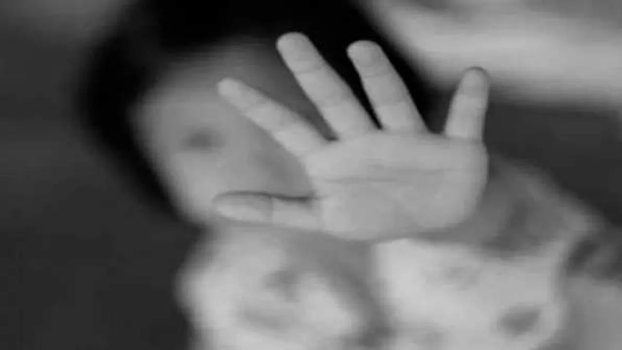संचालक ने बोला पुलिस से न करें शिकायत: इंदौर में टीचर ने बच्ची का मरोड़ा हाथ, फ्रैक्चर