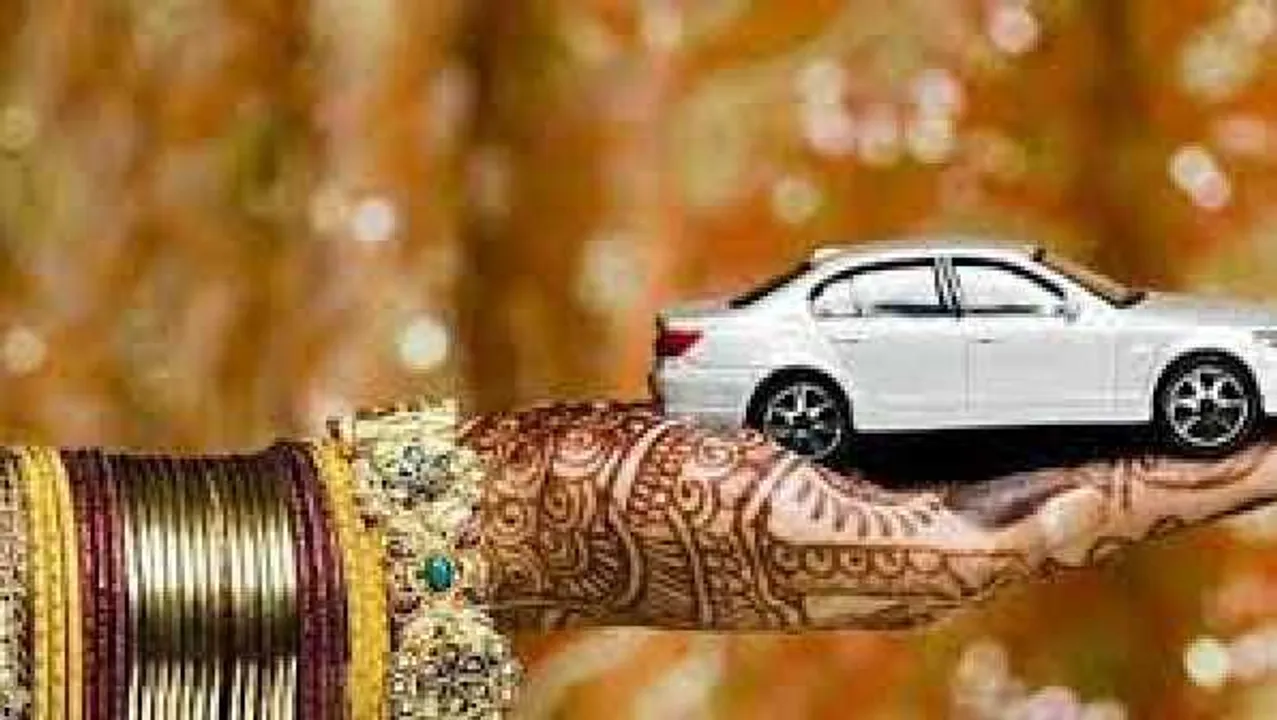 इंदौरः ससुरालवालों ने बेटी की शादी के लिए बहू से 10 लाख और कार मांगी, FIR 