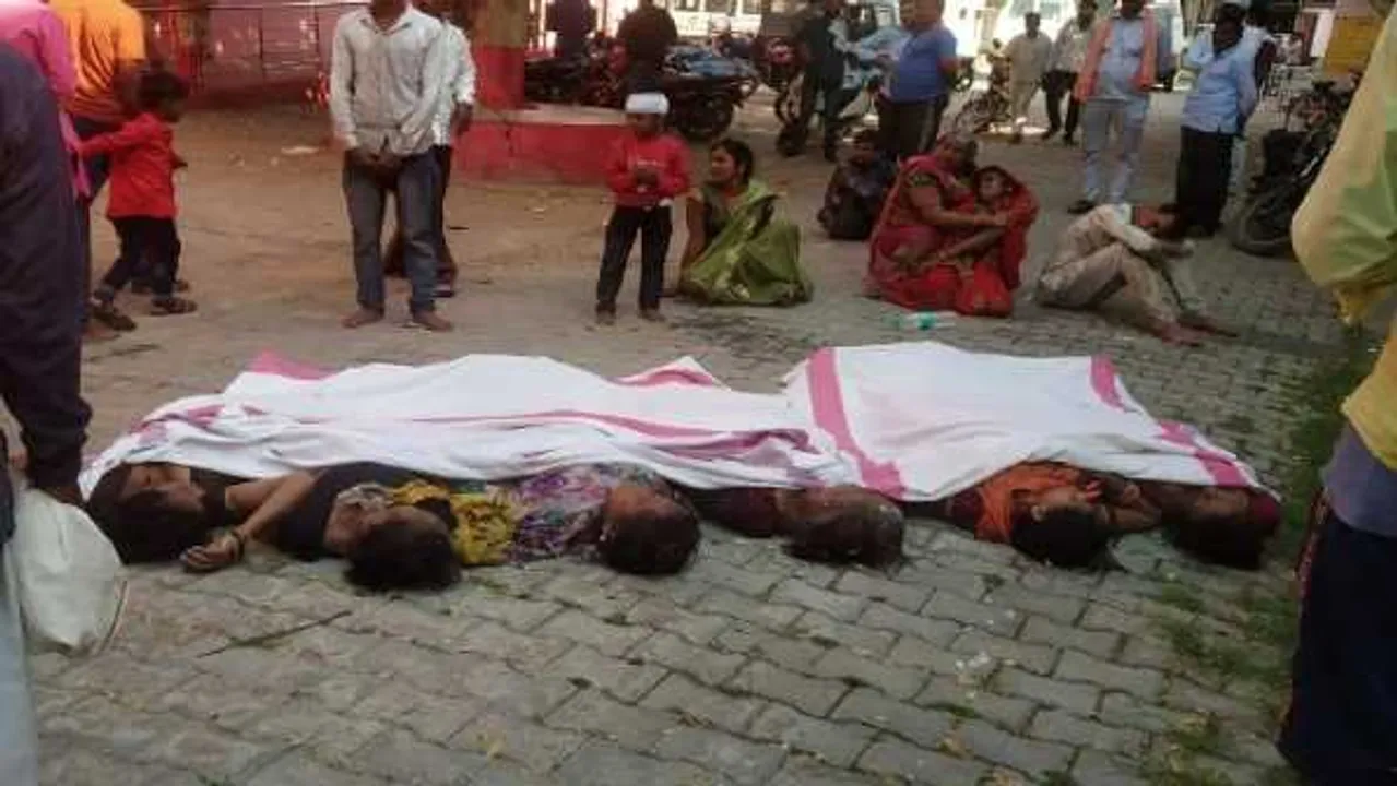 झांसी में दर्दनाक हादसा: श्रद्धालुओं से भरी ट्रैक्टर-ट्रॉली पलटी, दतिया के 11 लोगों की मौत 
