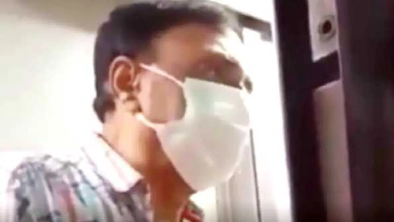रिटायर्ड IAS की बदमिजाजी: ट्रेन की चेन खींचकर देर कराई, RPF जवानों को धमकी दी 