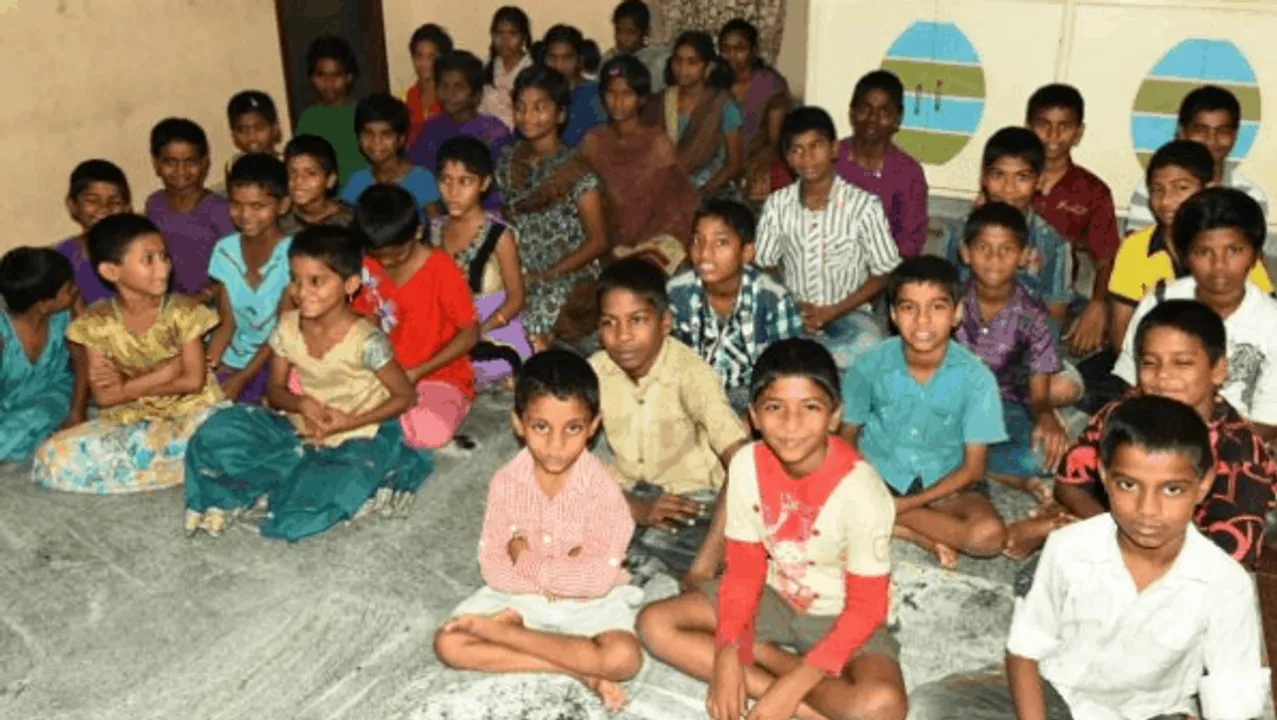 कोरोना के दौर में: अनाथ बेसहारा बच्चों का सहारा बनीं रेहाना, निभा रहीं है हर जिम्मेदारी