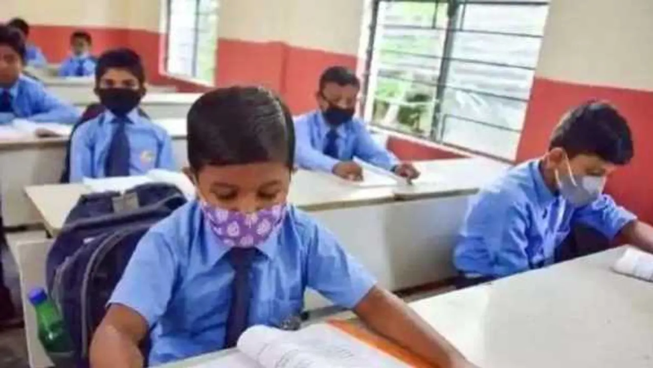 MP: प्राइवेट स्कूलों को बताना होगा किस चीज की कितनी फीस ले रहे, मनमानी खत्म
