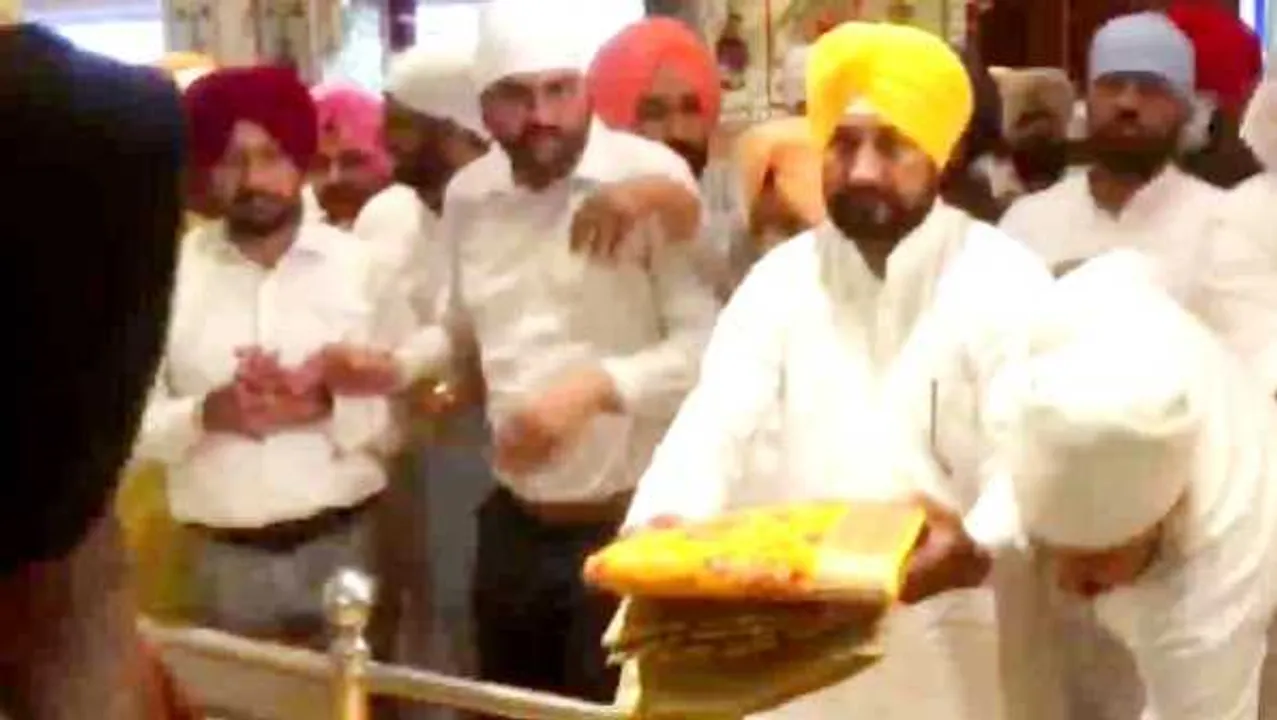 पंजाब: चरणजीत चन्नी ने ली CM पद की शपथ, सुखजिंदर और ओपी सोनी डिप्टी सीएम बनाए गए