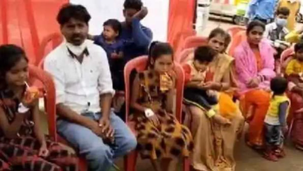 MP: सीएम के कार्यक्रम में बीमार बच्चों को बैठाने का मामला, बाल आयोग ने पूछा- क्या कार्रवाई हुई?