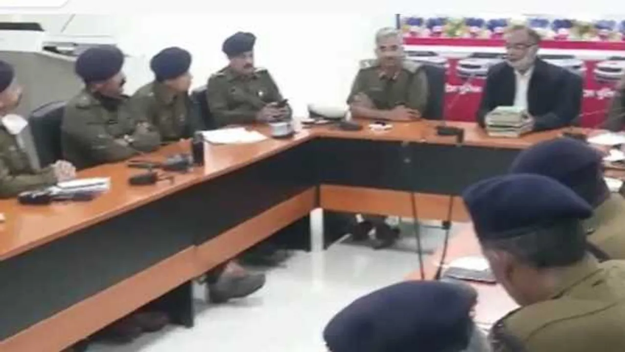 ये ही मिले थे!: घूस मांगने के आरोप पर सस्पेंड हुए IAS सिखा रहे कमिश्नरेट की बारीकियां