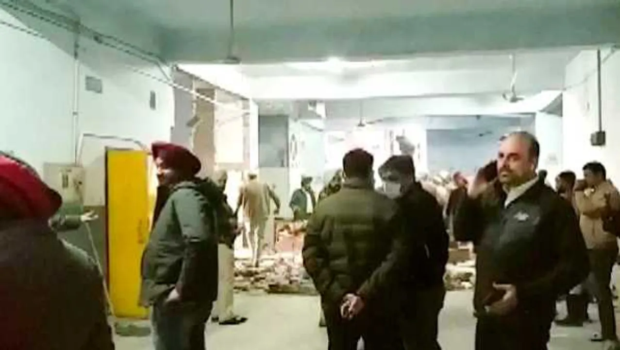 पंजाब: लुधियाना के कोर्ट परिसर में ब्लास्ट, 2 की मौत; आत्मघाती हमले की आशंका
