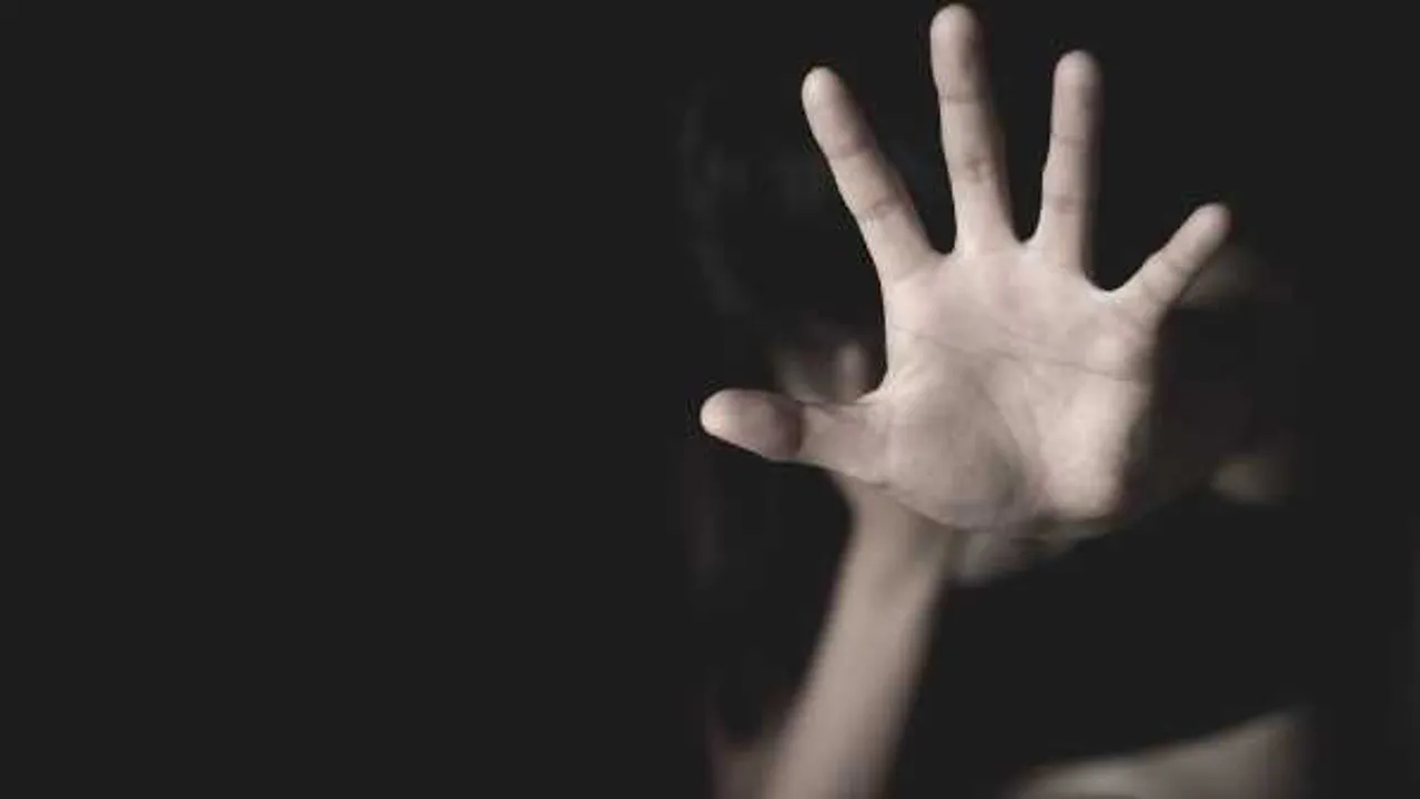 रिश्ते तार-तार: मौसी ने नाबालिग को बेचा; ज्यादती का शिकार हुई, 3 महीने बाद घर पहुंची