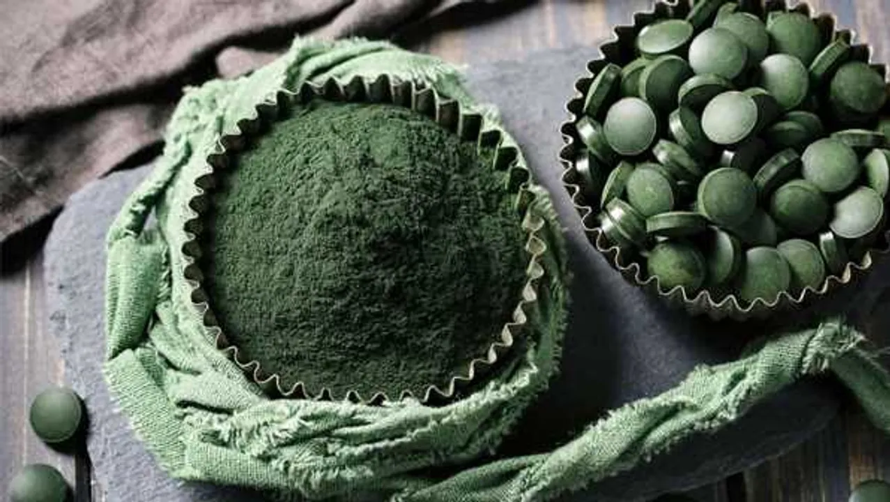 Spirulina: विटामिन और प्रोटीन से भरपूर है ये सुपरफूड, सेहत के लिए गजब फायदेमंद 

