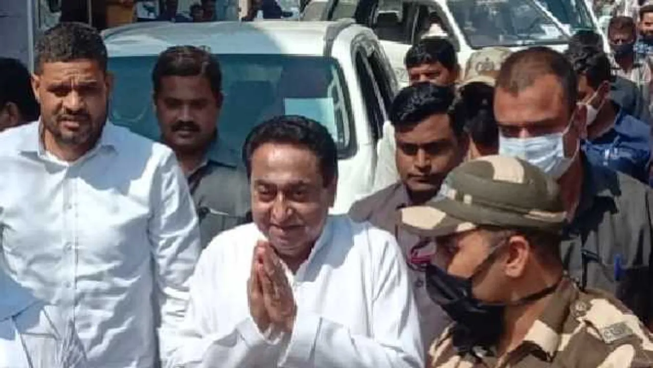 उपचुनाव: कमलनाथ बोले- शिवराज बड़े एक्टर, जहां नदी नहीं वहां भी पुल बना देते हैं
