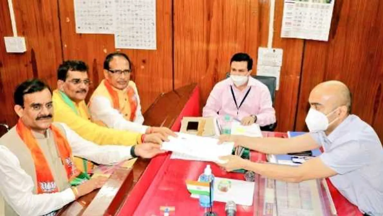 खंडवा: CM चुनावी सभा में कांग्रेस को लेकर बोले- हम तो डूबे सनम, तुमको भी ले डूबे