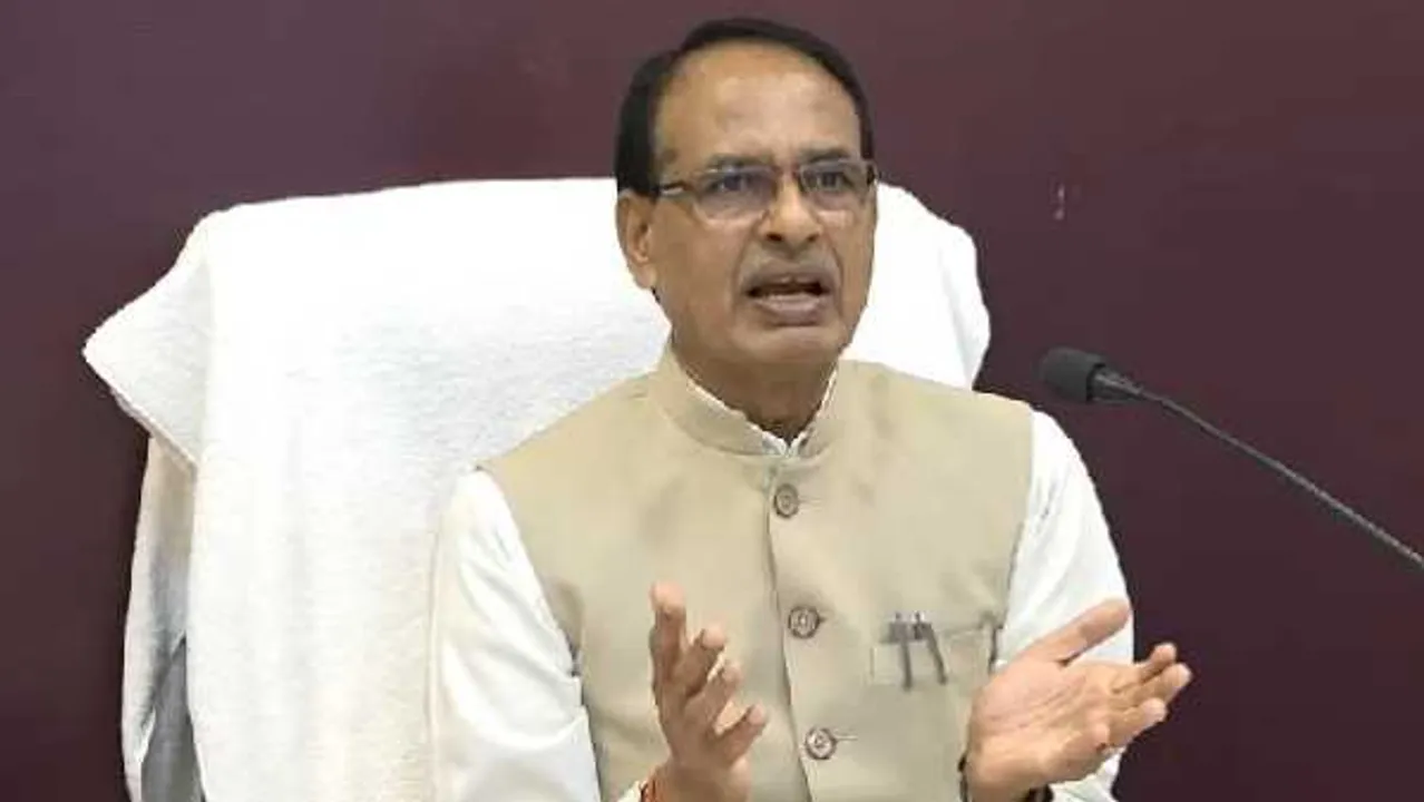 एक्शन में शिवराज: बोले- कोई बहाना नहीं, सड़कों के गड्ढे खत्म करो, आज से CPA खत्म