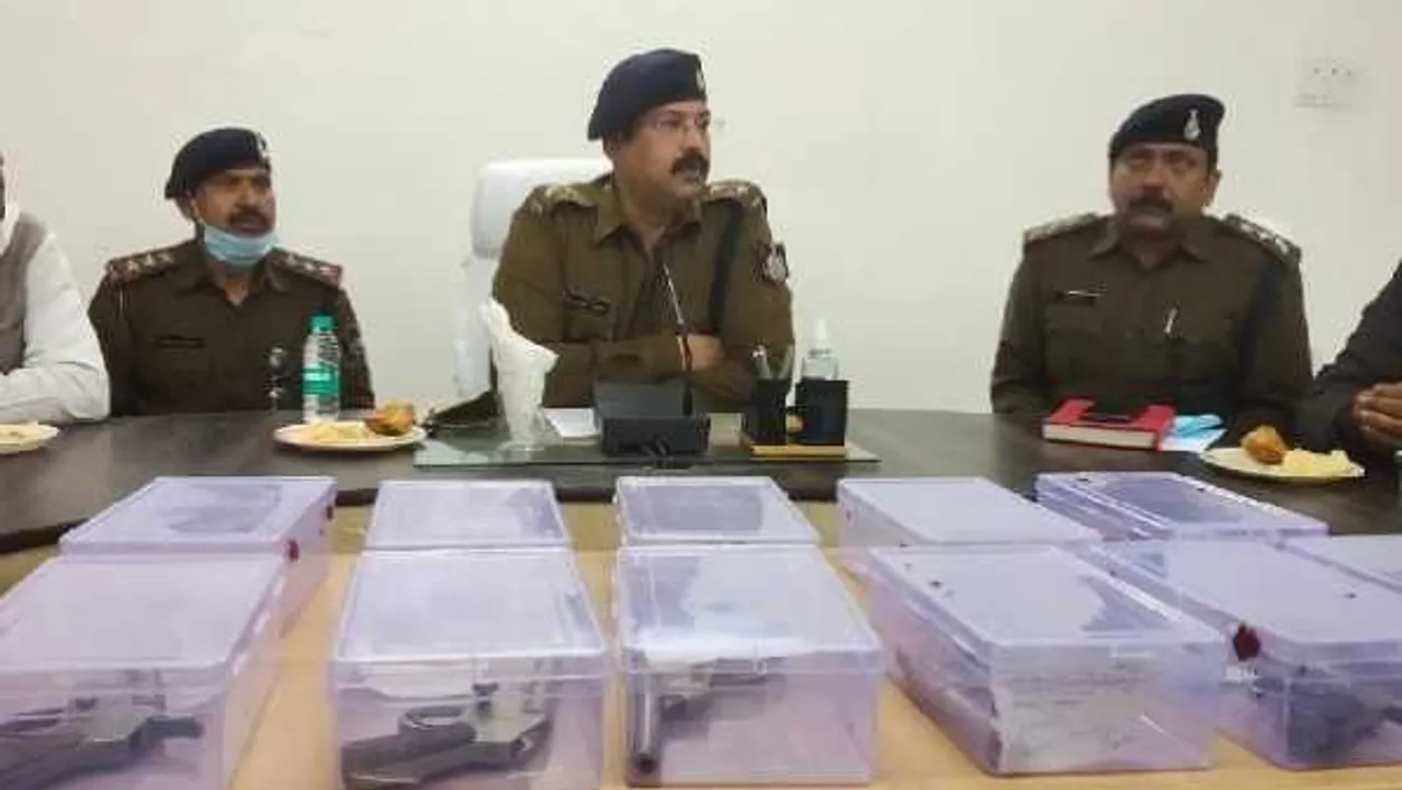 भिंड में पकड़ाया हथियारों का जखीरा: आरोपी के पास से मिले 10 कट्टा और 11 कारतूस