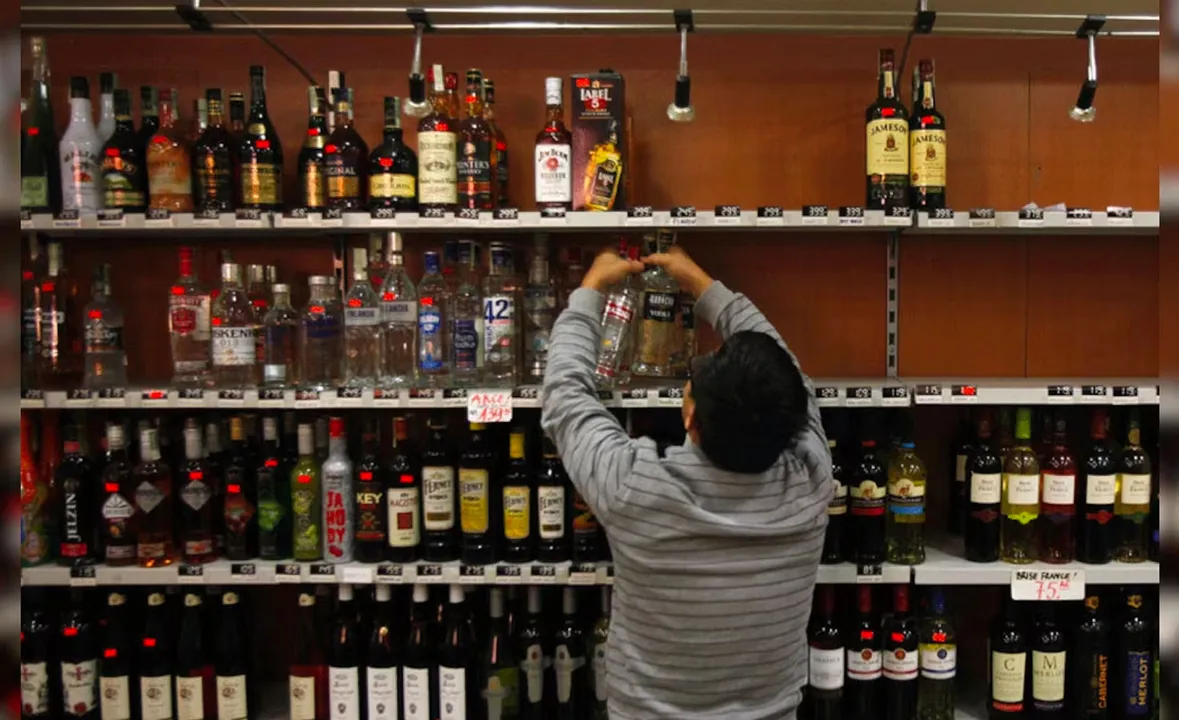 Andhra Pradesh brings in revised liquor prices