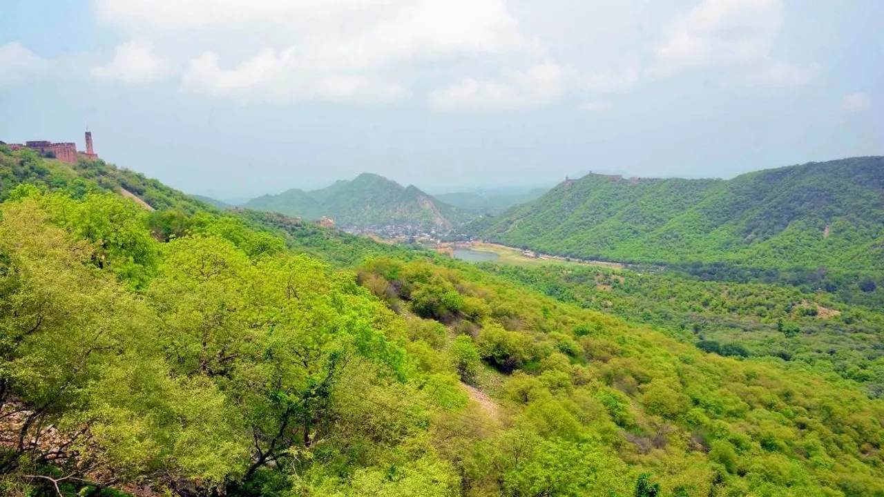 No new mining leases in Aravallis: Centre orders blanket ban after court intervention