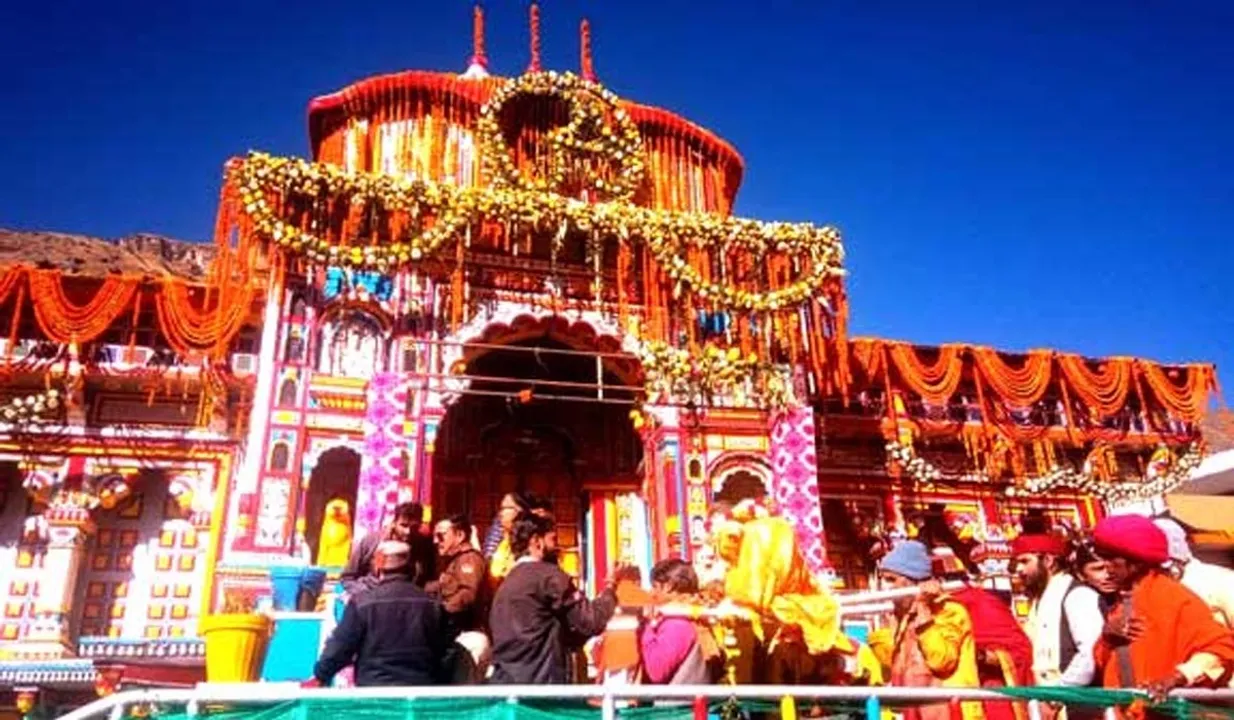  BADRINATH DHAM Photograph: (GOOGLE) 